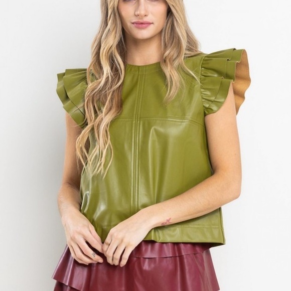 Cute! Black Faux Leather Top w/Ruffled Sleeves - Picture 4 of 5